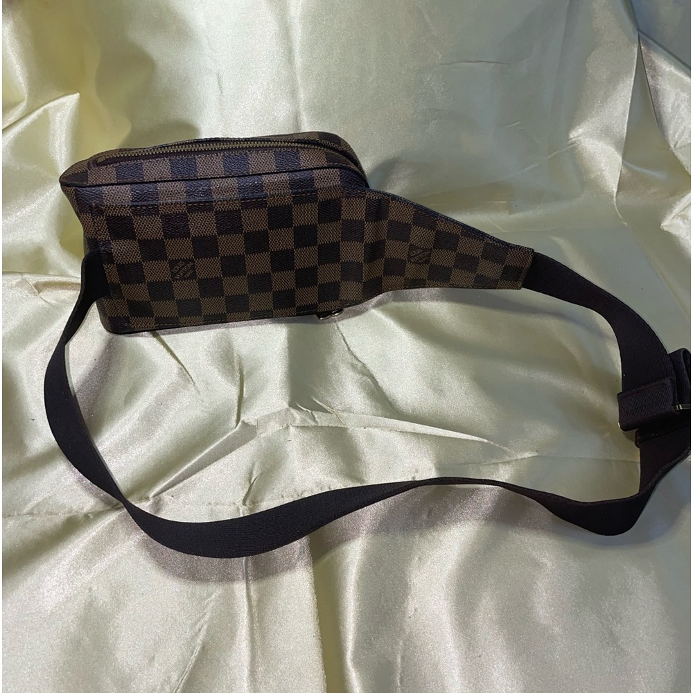 ✨ Louis Vuitton ✨ Damier Ebene Geronimos ✨ Slingbag✨Beltbag✨Verified Authentic✨ - Picture 9 of 13